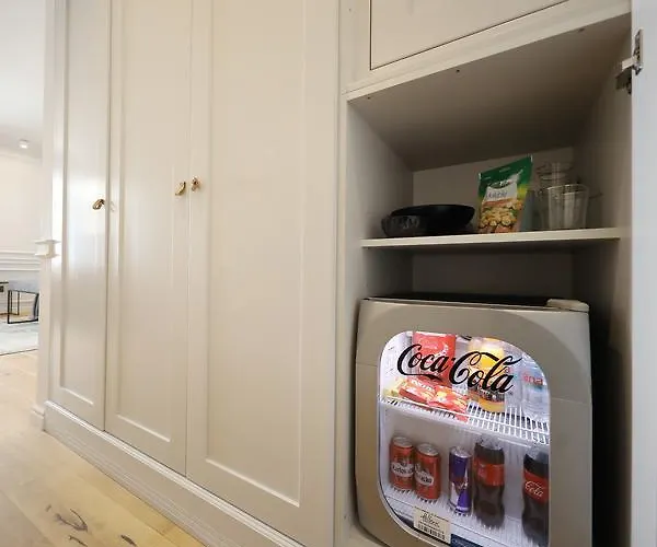 アパート グレタ レジデンス *