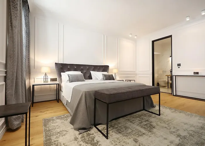 アパート グレタ レジデンス *