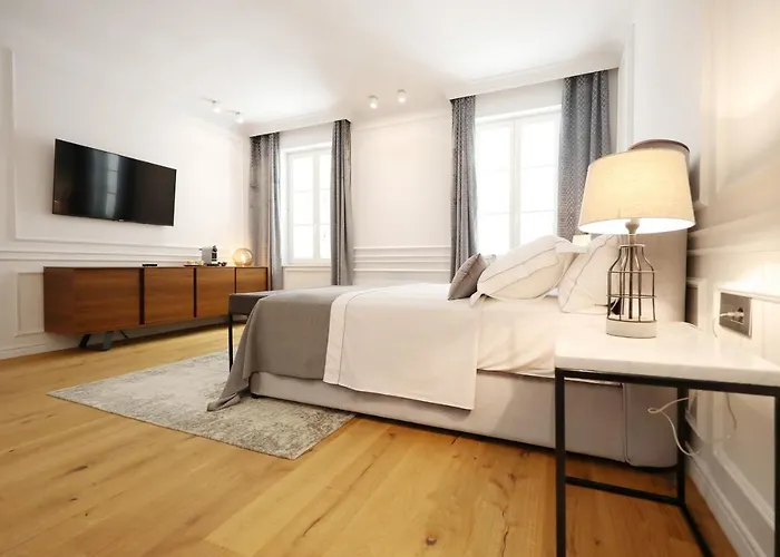 アパート グレタ レジデンス *