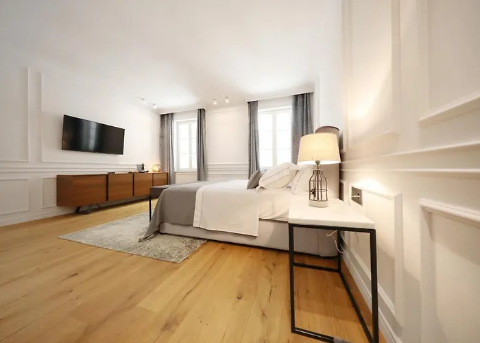 グレタ レジデンス *